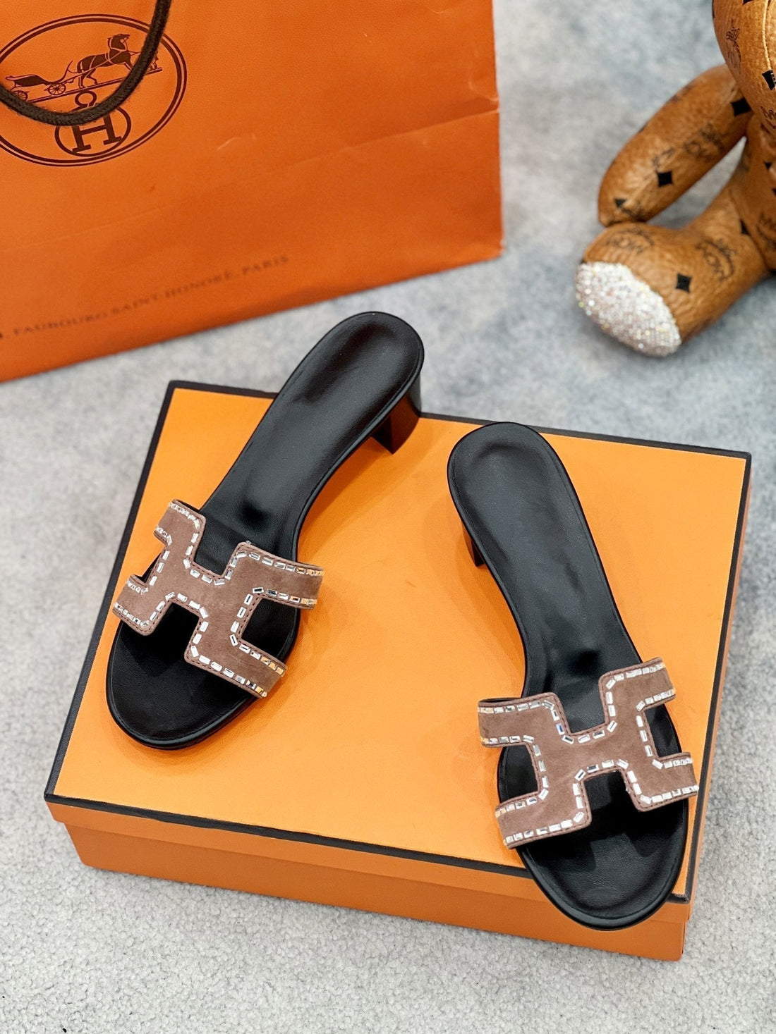 0RAN 45 Sandal Sienna Black Suede Goatskin