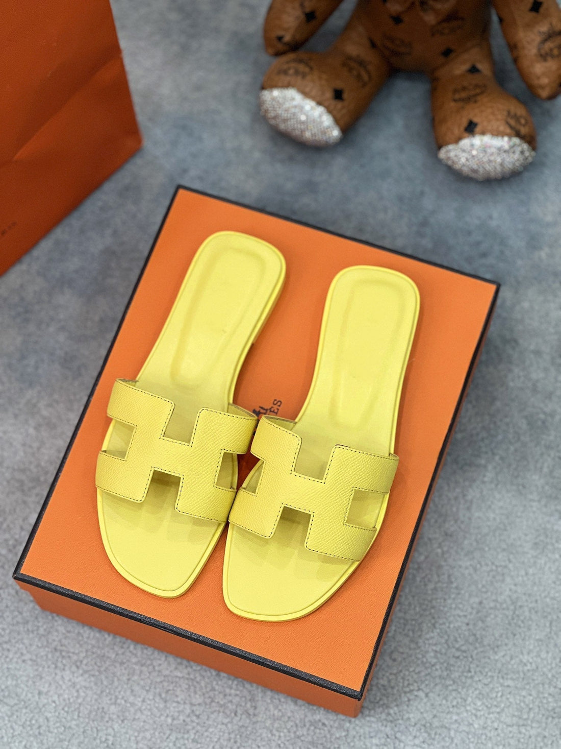 0RAN Sandal Lime Epsom Goatskin