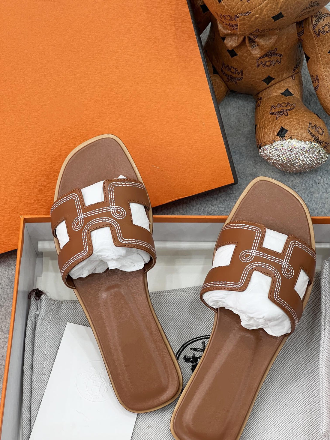 0RAN Sandal Brown White Epsom