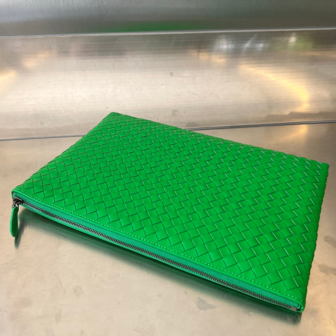 Intrecciato 30 In Emerald Green Lambskin