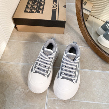 Ugg Casual Sports Sneakers Grey White Suede Wool Rubber 512823