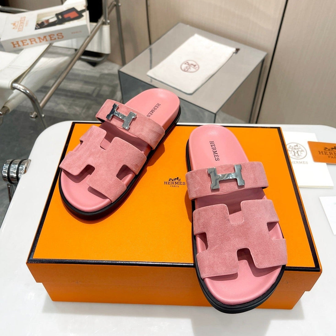 Hm Chypre Sandal Light Pink With H-Buckle Suede