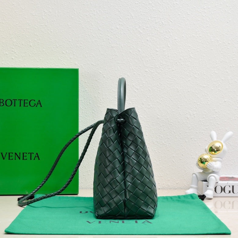 Bv Medium Andiamo 32 Dark Green Lambskin