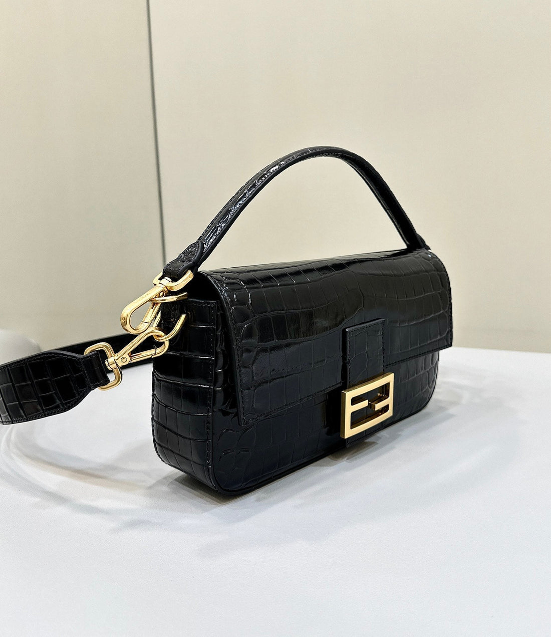 Baguette 27 In Black Crocodile Pattern Glossy Calfskin Gold Hardware