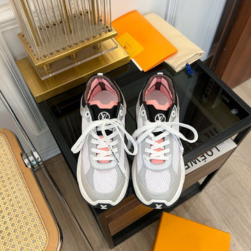 LV Run 55 Sneaker Pink Black