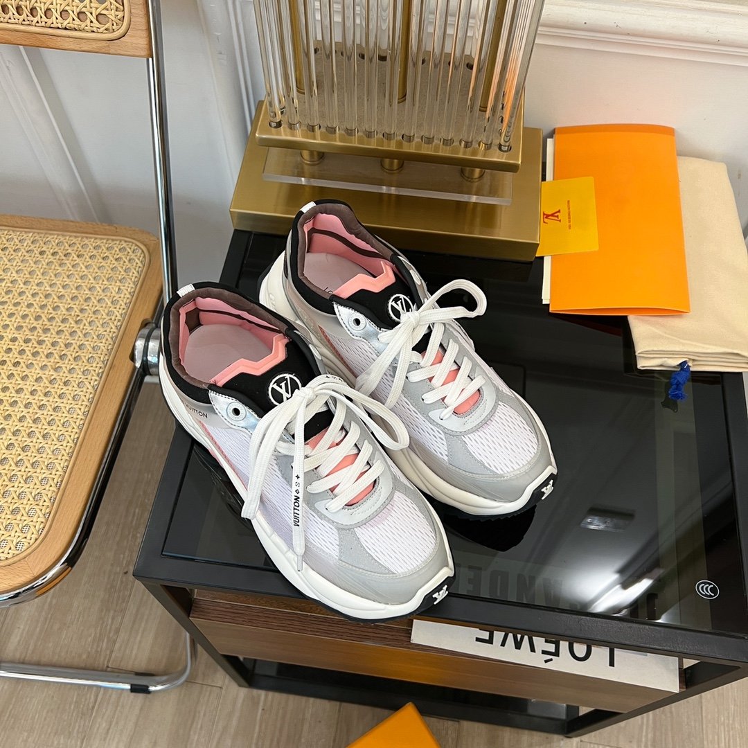 LV Run 55 Sneaker Pink Black