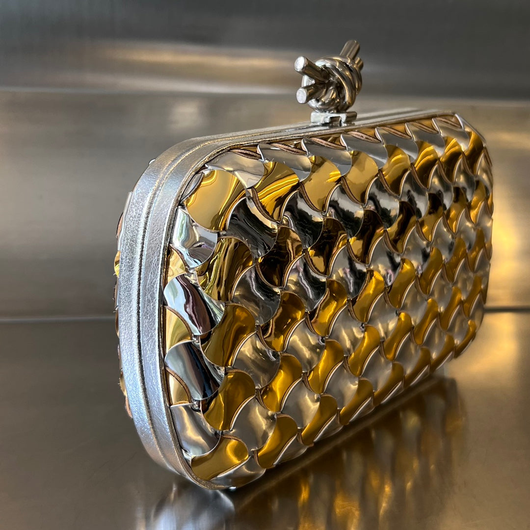Classic Knot 19 In Golden Mix Silver Lambskin