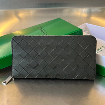 Intrecciato 19 Wallet In Black Calfskin