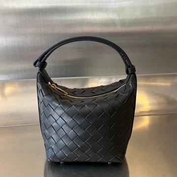 Candy Wallace 17 In Black Calfskin