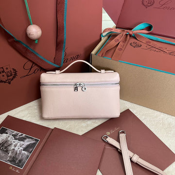 Extra Pocket L19 In Blush Pink Grained Calfskin With Silver Hardware