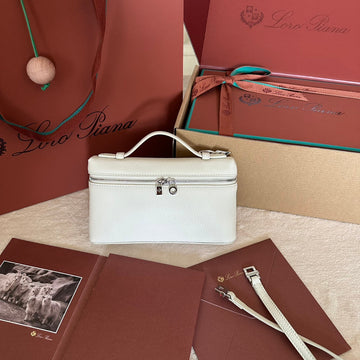 Extra Pocket L19 In White Grained Calfskin With Silver Hardware