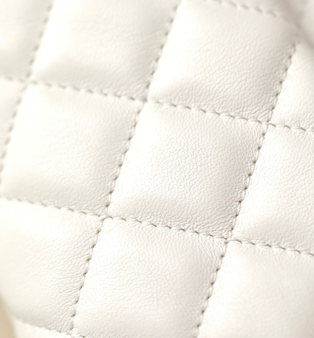 CC 24P Mini Flap Bag 17CM White Lambskin Pearl Chain