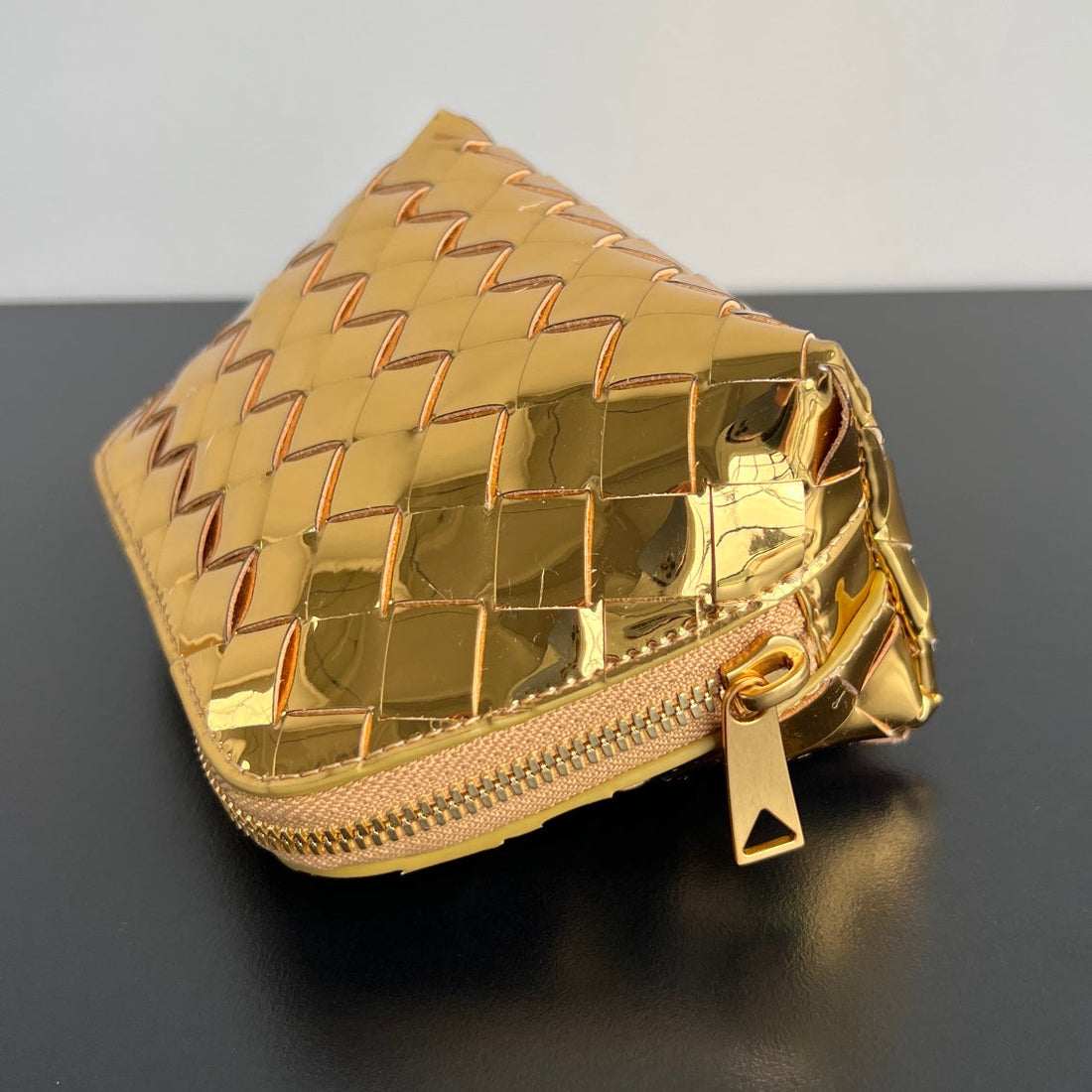 Intrecciato 16 Bag In Golden Lambskin