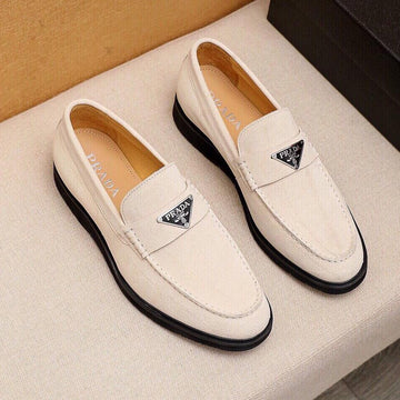 Pra Loafer In White Cream Suede