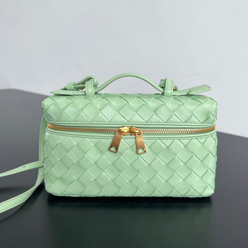 Bang Bang 22 Vanity Case In Light Green Calfskin