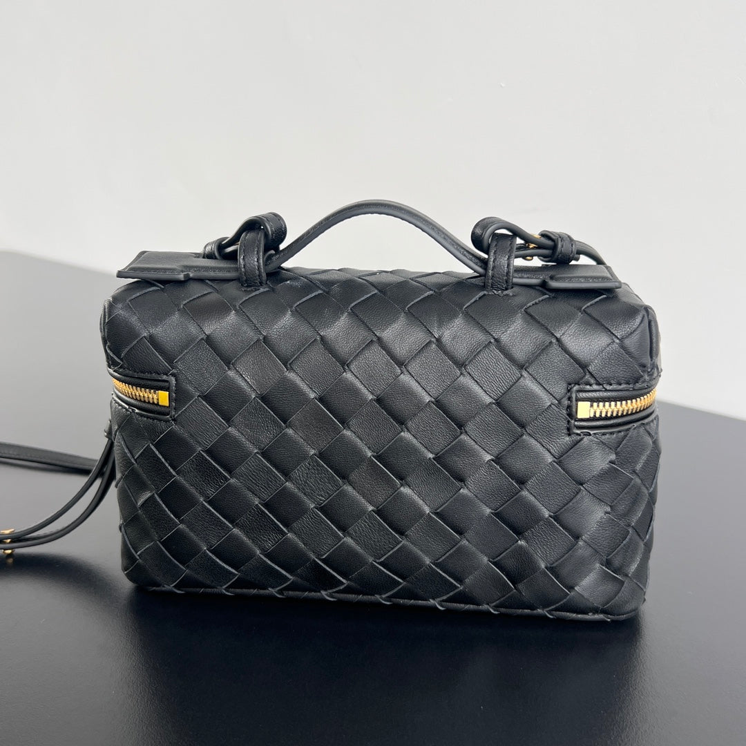 Bang Bang 22 Vanity Case In Black Calfskin