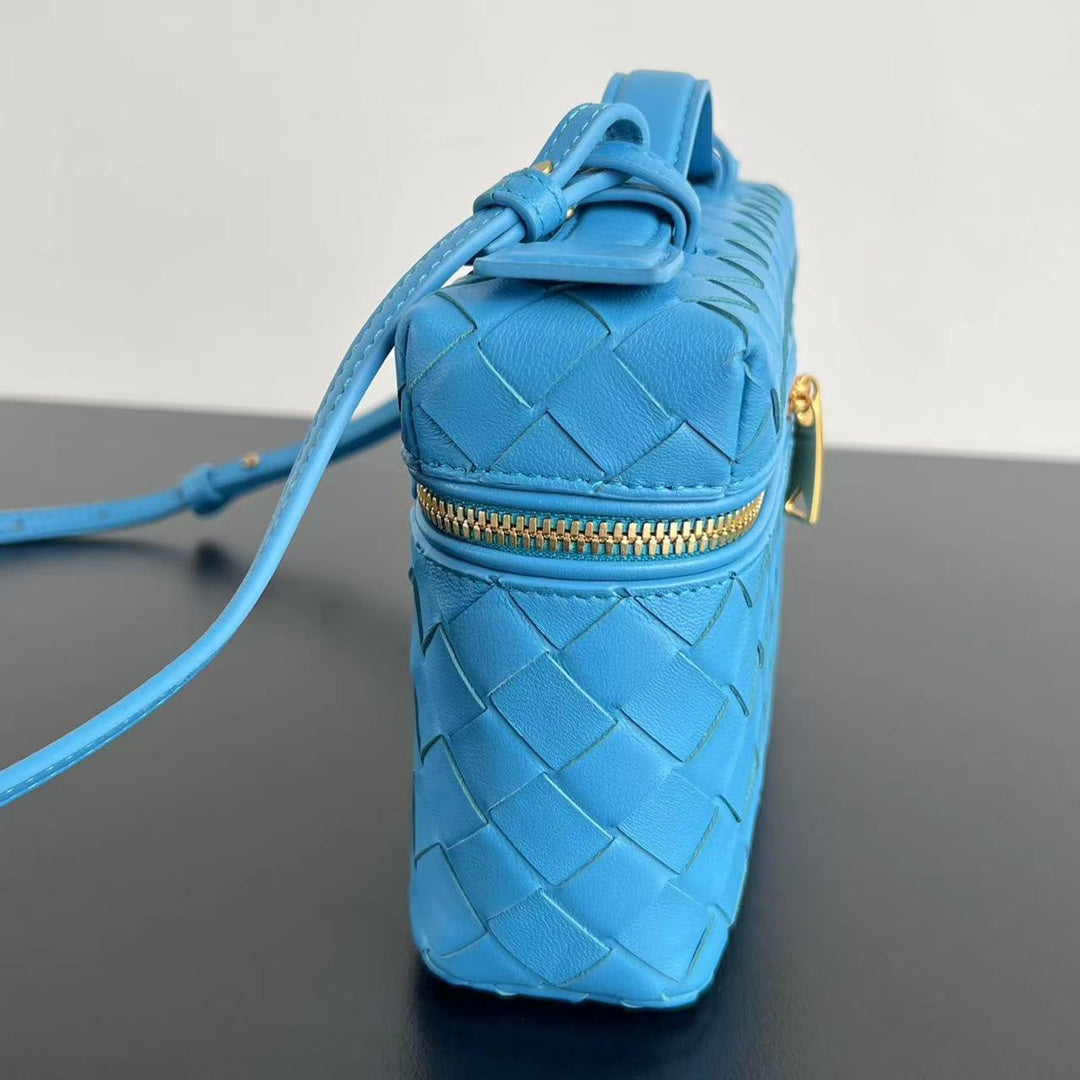 Bang Bang 22 Vanity Case In Cerulean Blue Calfskin
