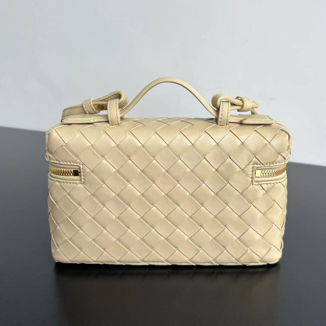 Bang Bang 22 Vanity Case In Beige Cream Calfskin