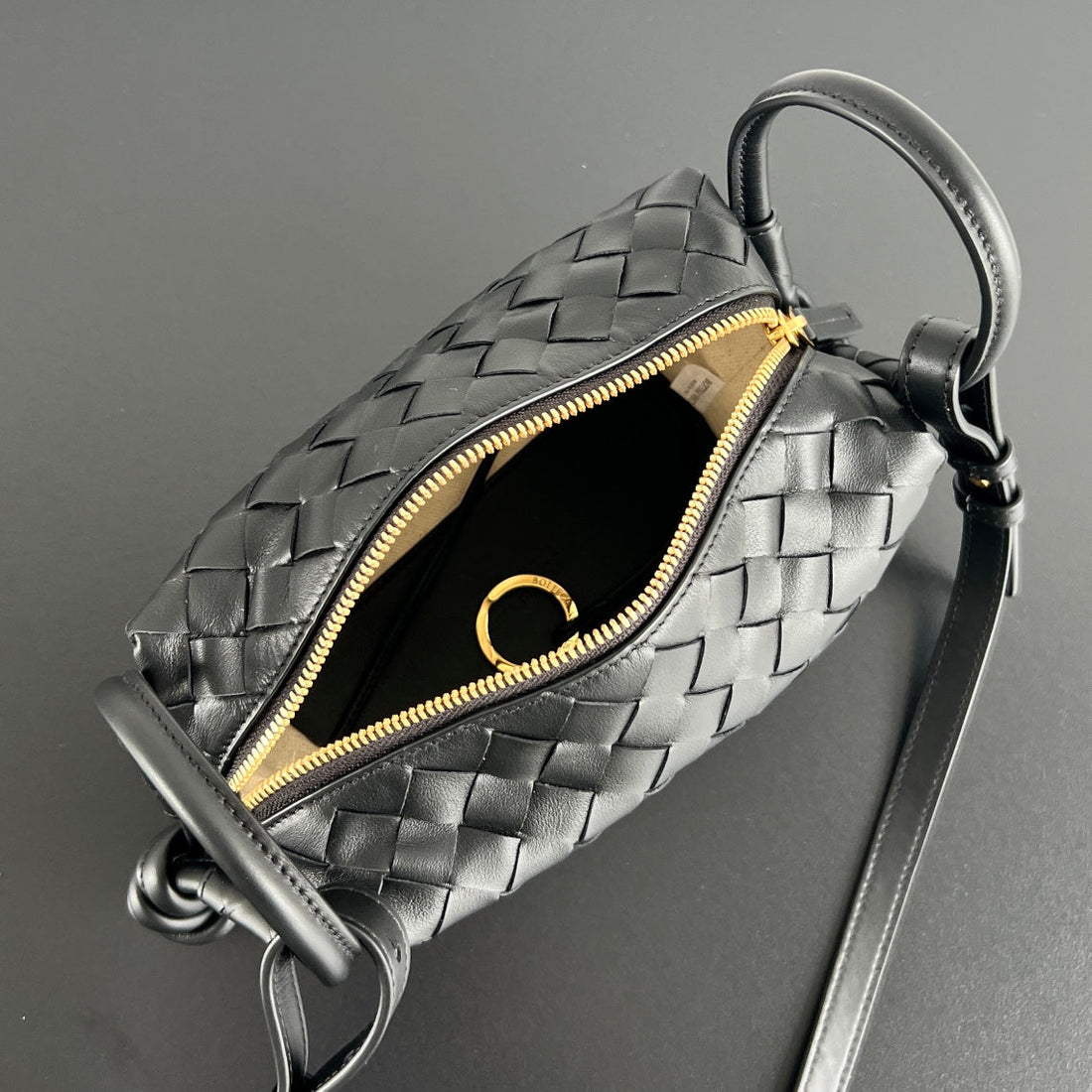 Bv Loop Top Handle 19CM Black Lambskin