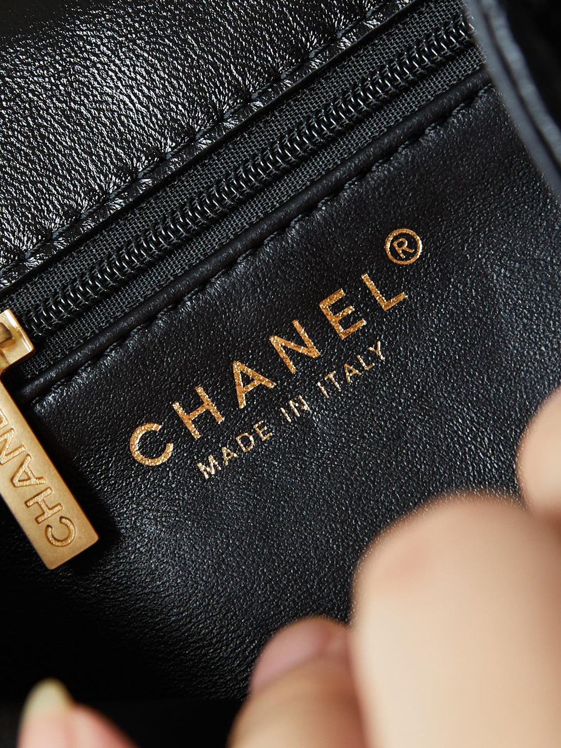 24S Small Flap Bag 23CM Black Calfskin Gold Hardware