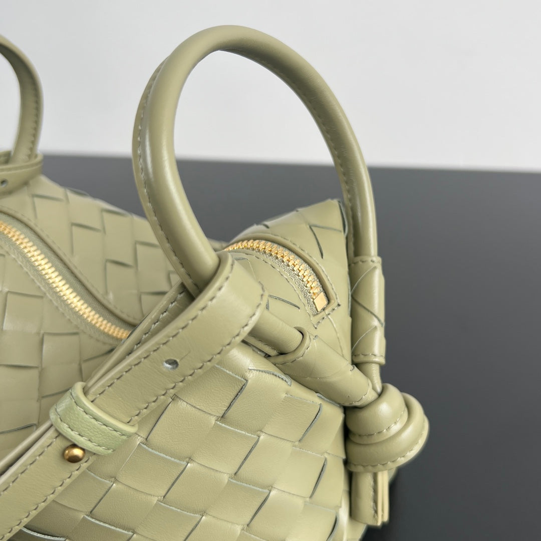 Bv Loop Top Handle 19CM Green Beige Lambskin