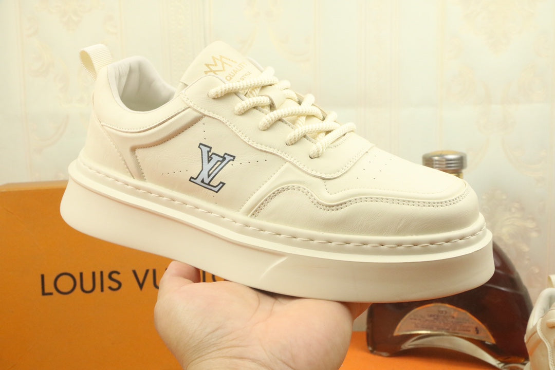 LV Trainer In Beige Cream Calfskin And Grey Logo