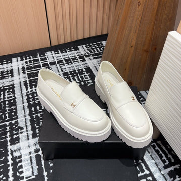 CC Moccasins In White Calfskin