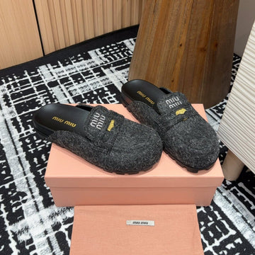 Miu Slippers Black Wool