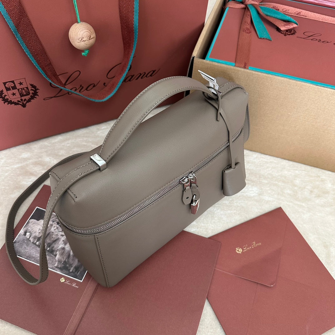Extra Bag L27 In Cedar Brown Smooth Calfskin