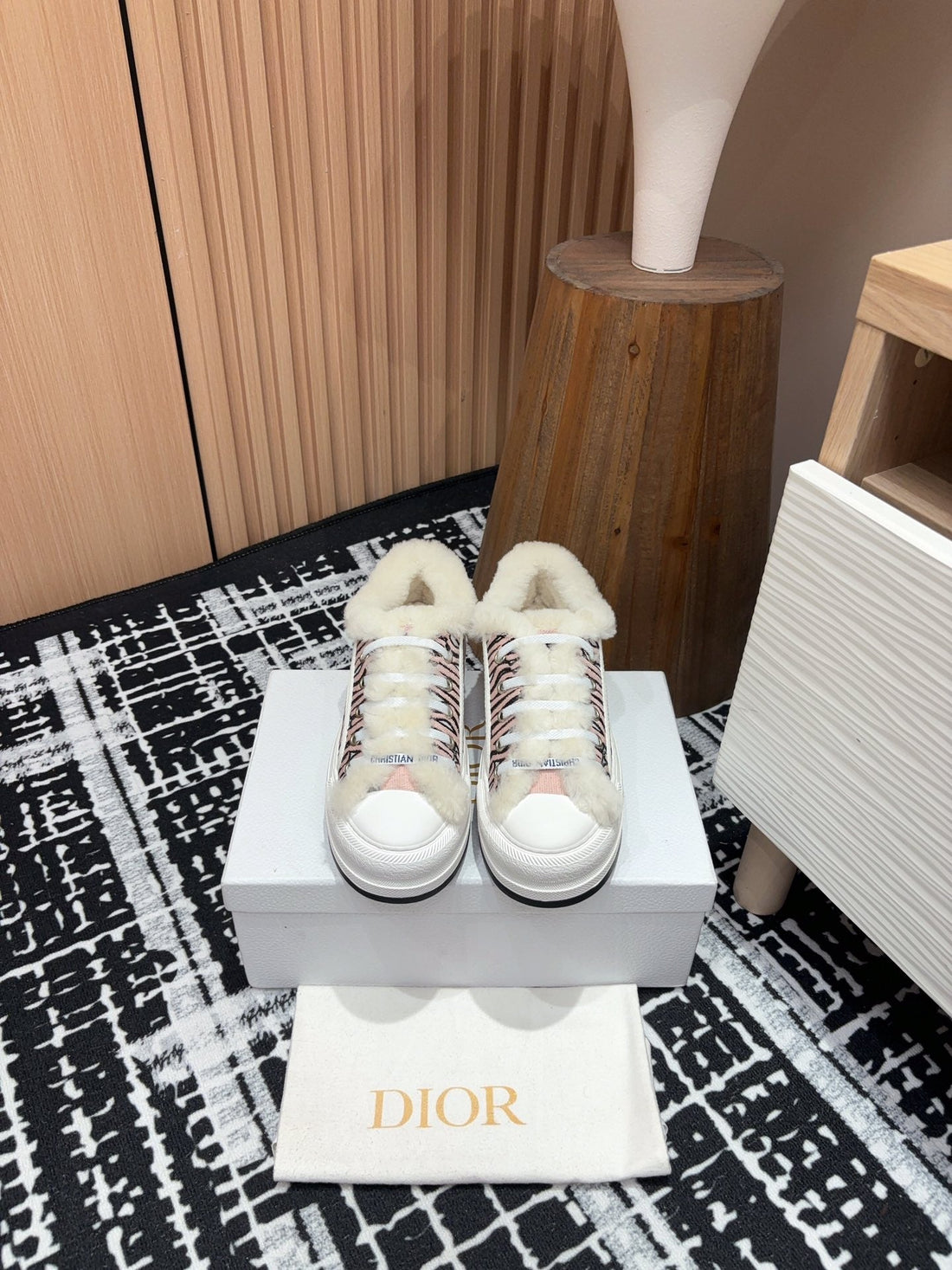 CD Walk'n'dior Platform Sneaker Pale Pink Canvas And Fleece Lining