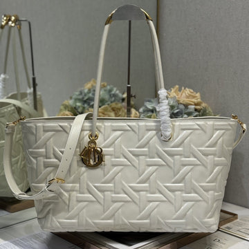 Large 41 Toujours Bag In White Macrocannage Lambskin