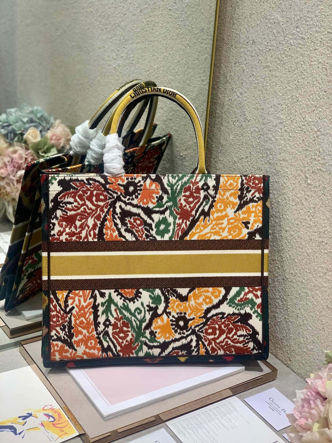 CD Yellow Five-Color Flower Book Tote 42CM Bag Canvas 336579