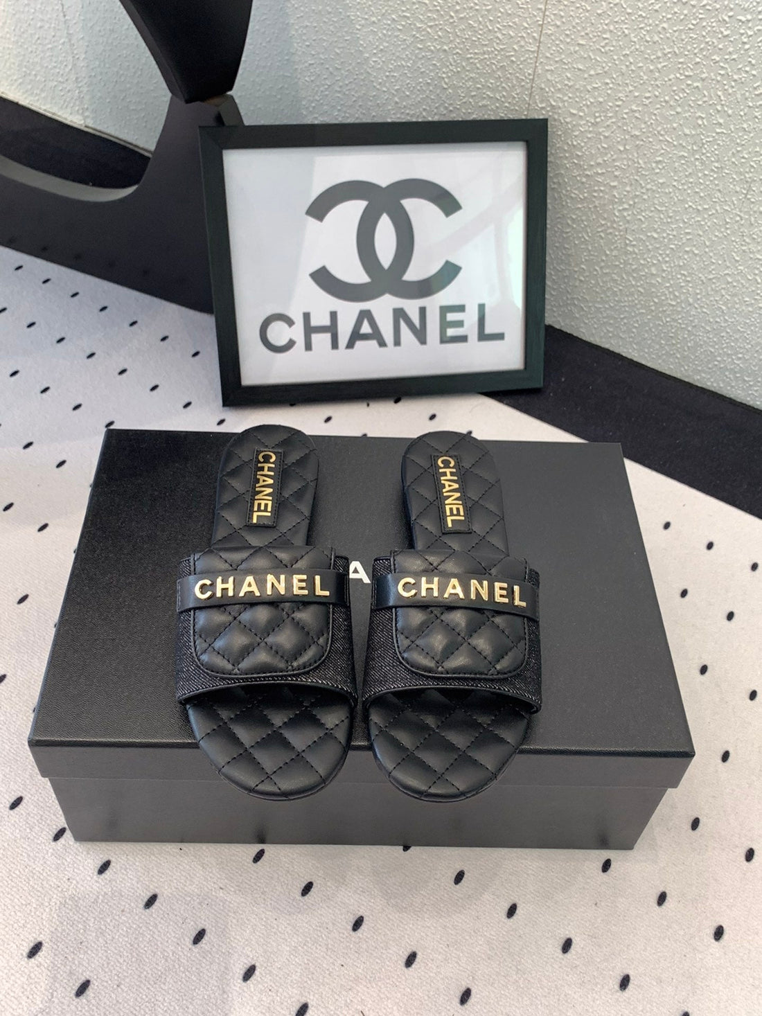 CC Slippers In Black Quilted Cowhide 147027