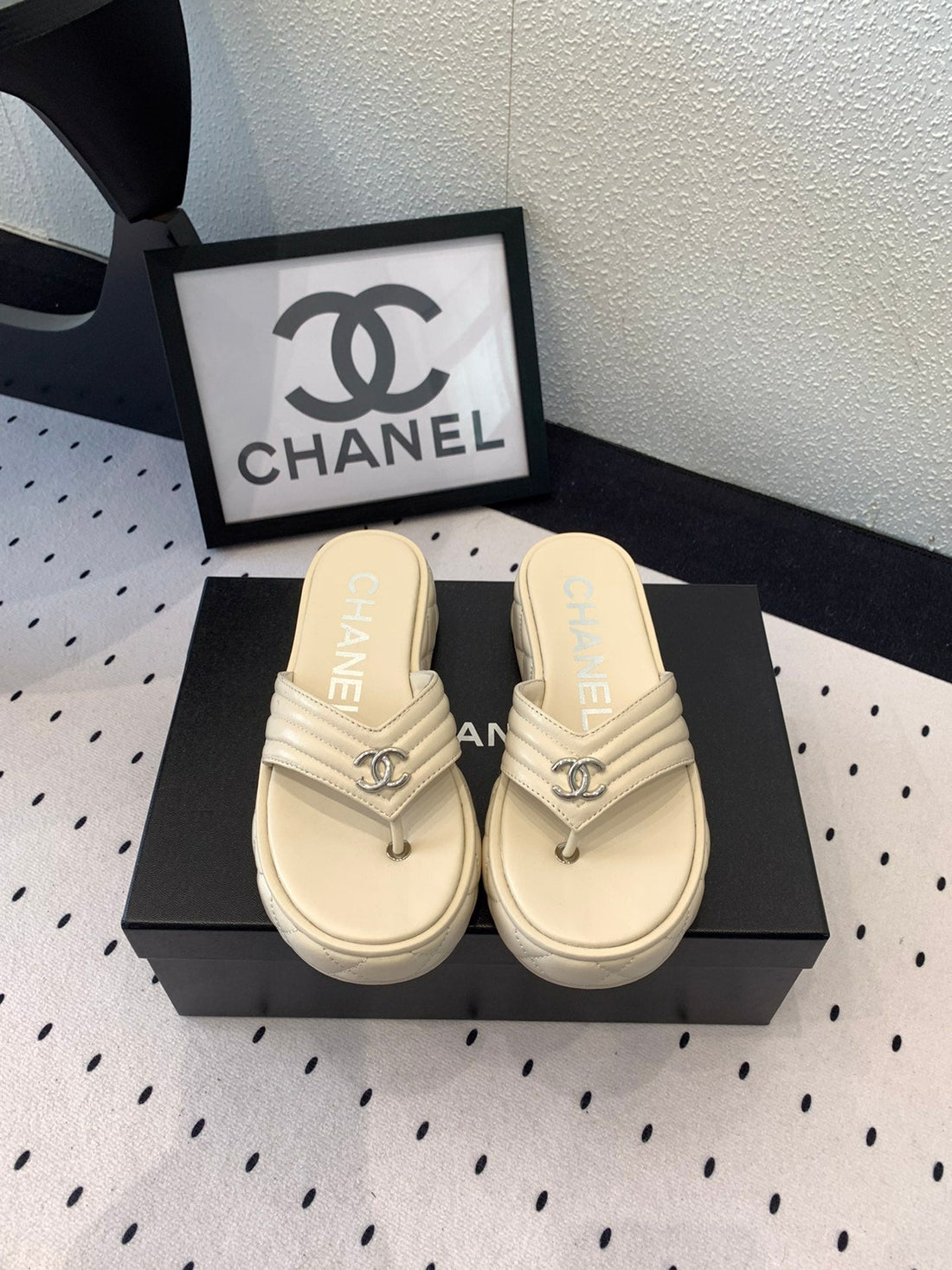 CC Thong Slippers In Ivory White Lambskin 147047