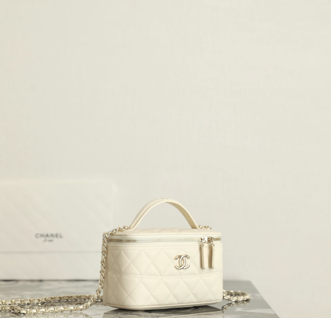 CC 25C Vanity 17CM Cream Grained Calfskin