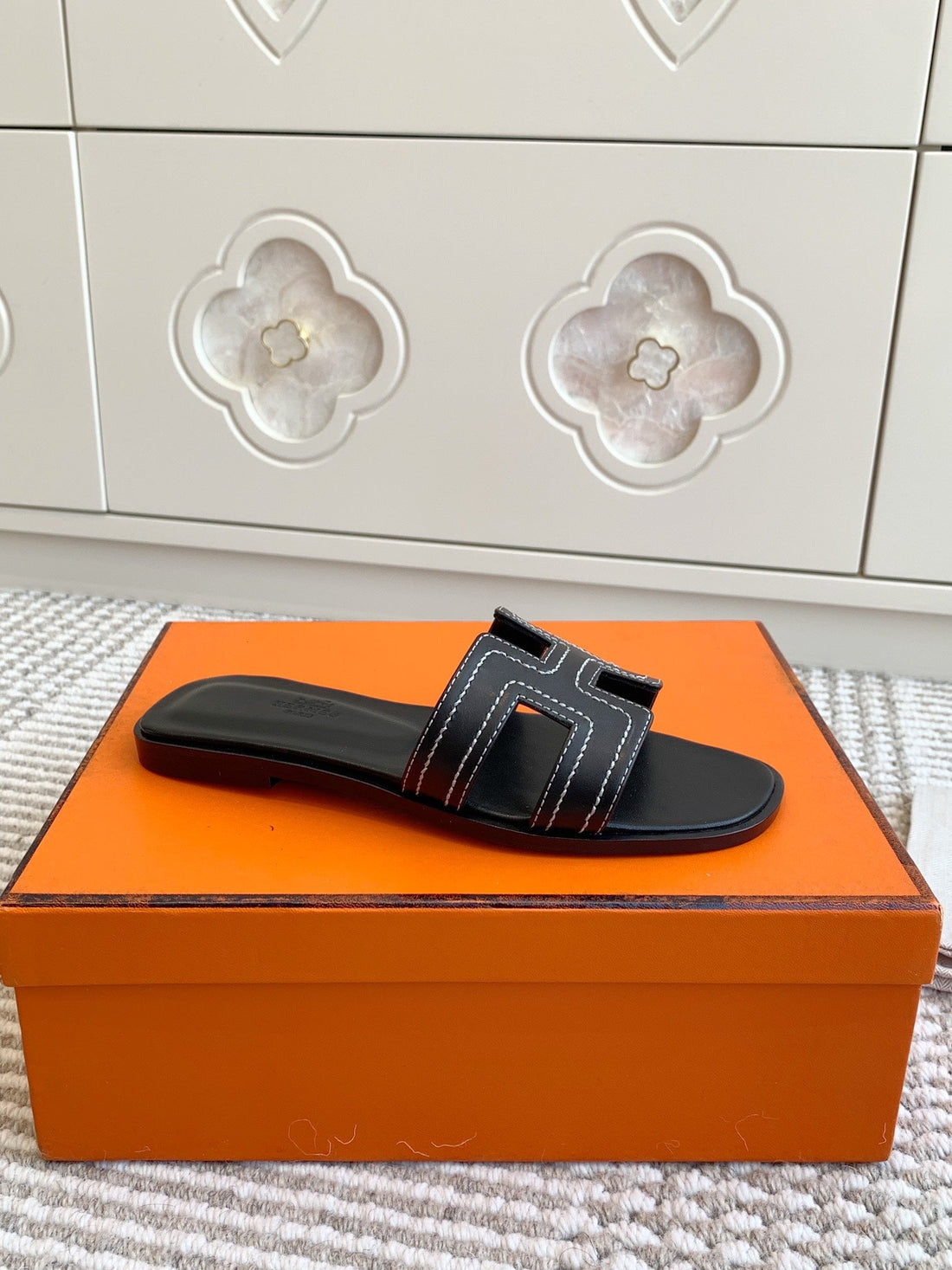 Hm Oran Sandal Black Sheepskin 291397