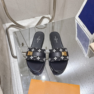 LV Flat Mules Pairs Raffia Black Monogram Cowhide 383722