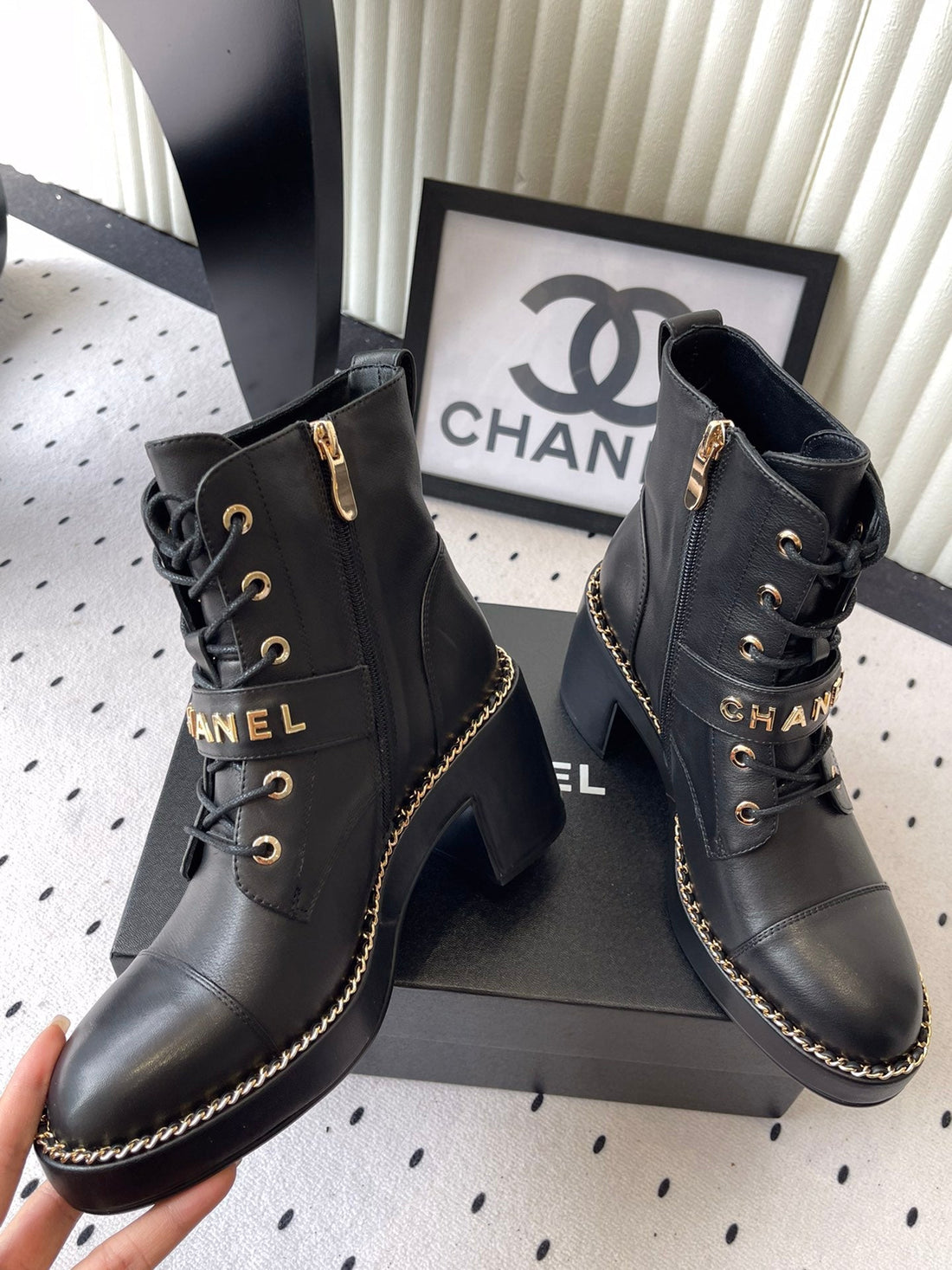CC Buckle Ankel Boots With Chain 100MM Black Sheepskin Ghw 432502