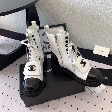 CC Split Toe Ankle Boot 40MM White Black Sheepskin Rubber 432518