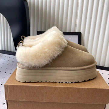 Ugg Short Boots Light Beige Suede And Wool 514143