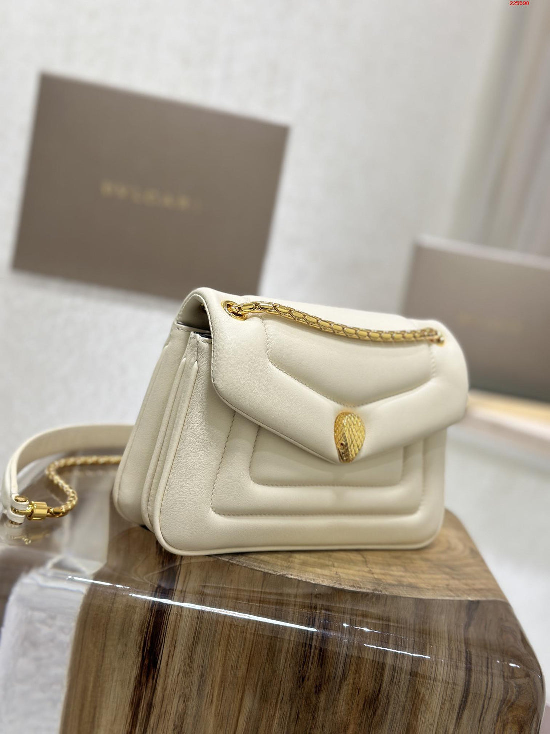 Bvl Serpenti Reverse Shoulder Bag 22.5cm White Calfskin Ghw 188594