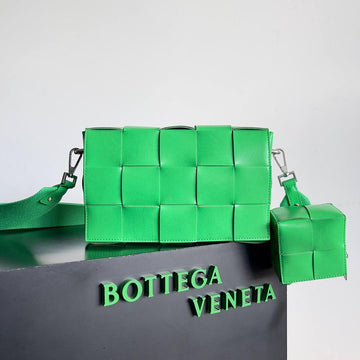 Bv Two-In-One Cassette Bag 26CM Parrot Green Leather