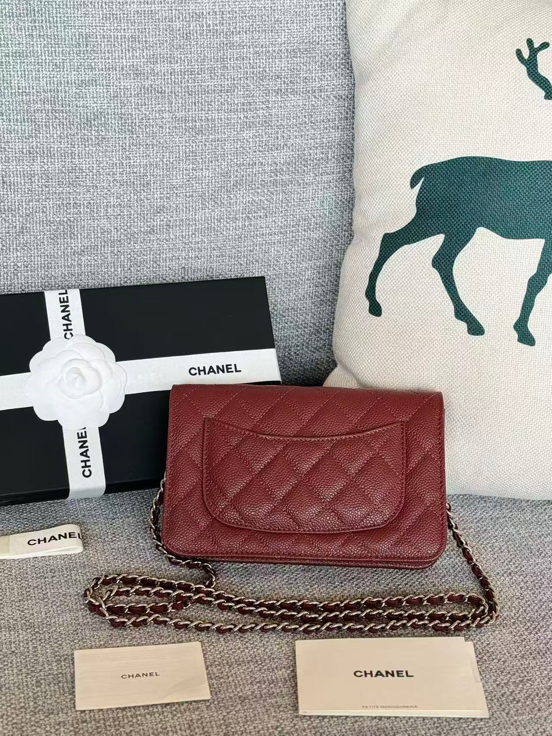 CC Classic Woc 19CM Burgundy Caviar Leather