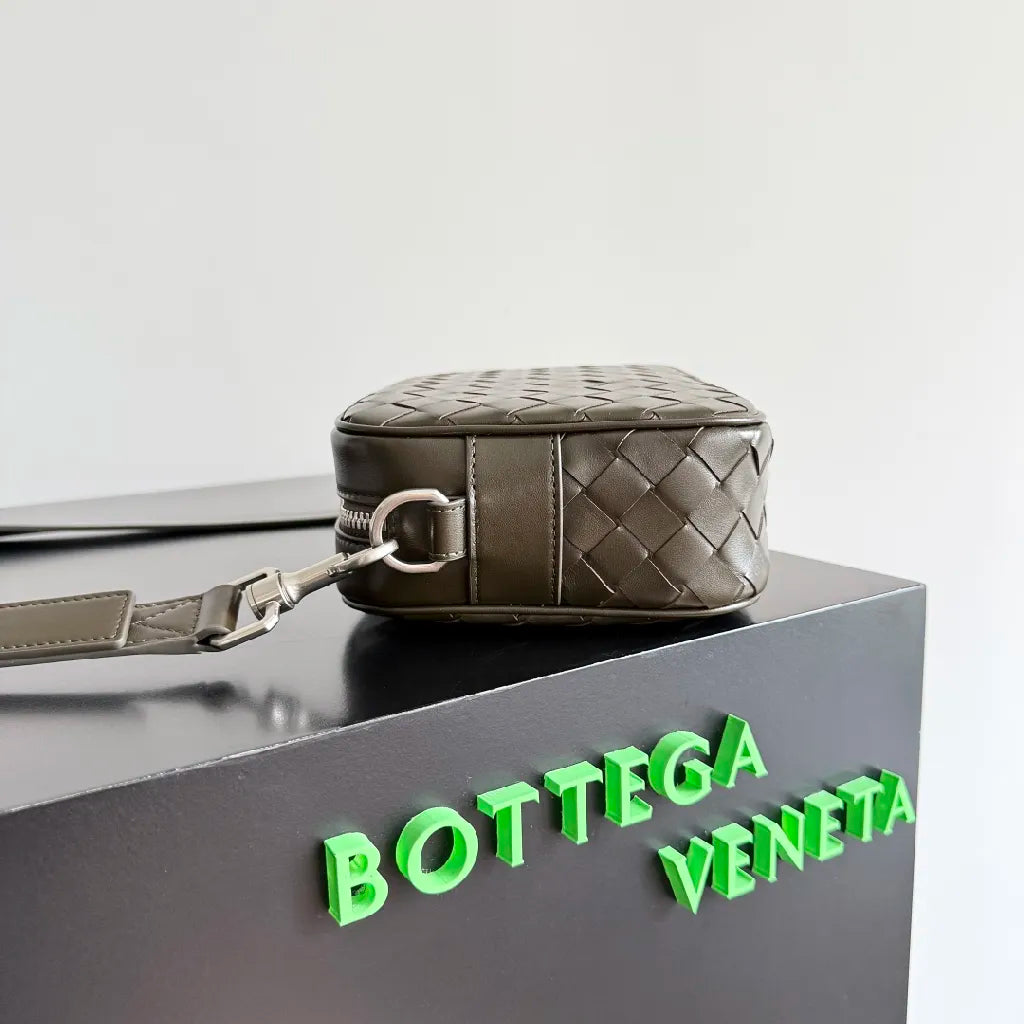 Bv 25 Small Intrecciato Camera Bag 24.5cm Olive Green Cowhide Hw
