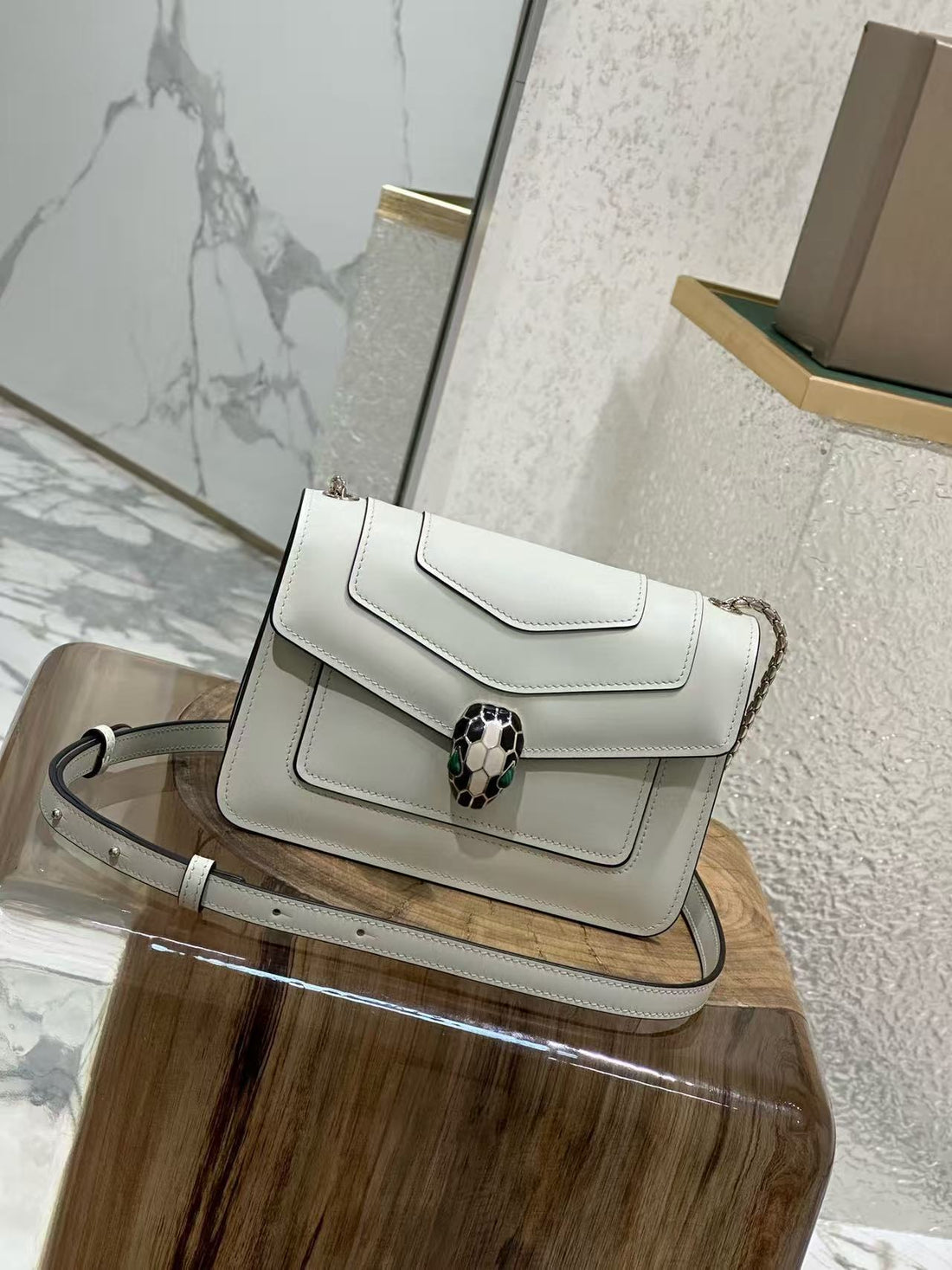 Bvl Serpenti Forever Shoulder Bag 19CM White Calfskin Ghw 188633