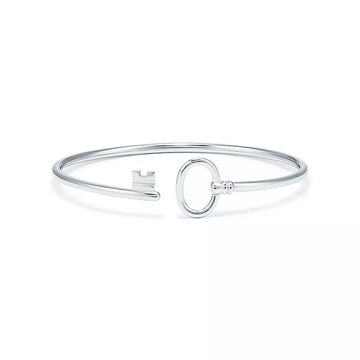 Key Wire Oval Bracelet