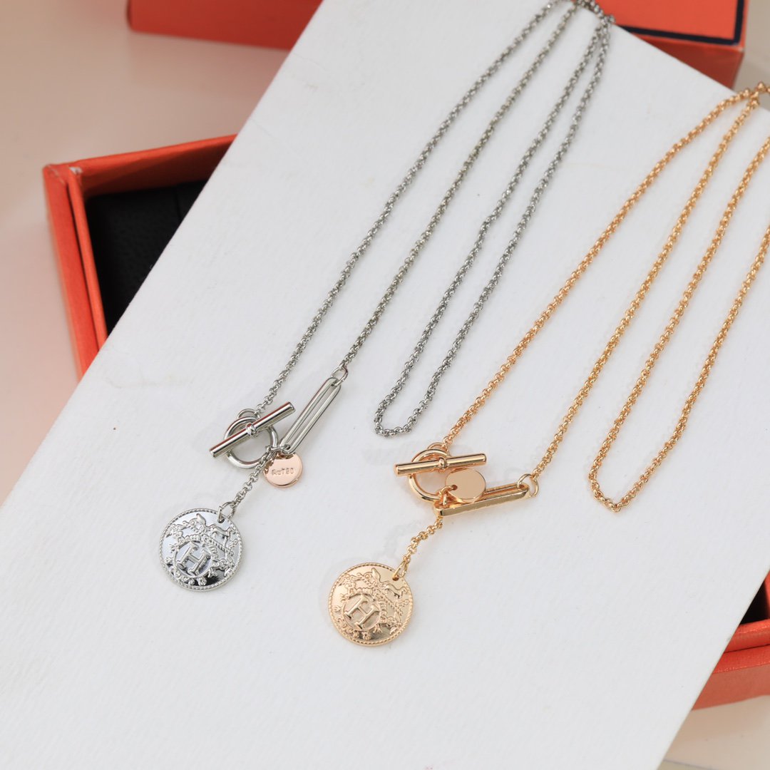 Hm Round Card Silver Pink Gold Drop Necklace