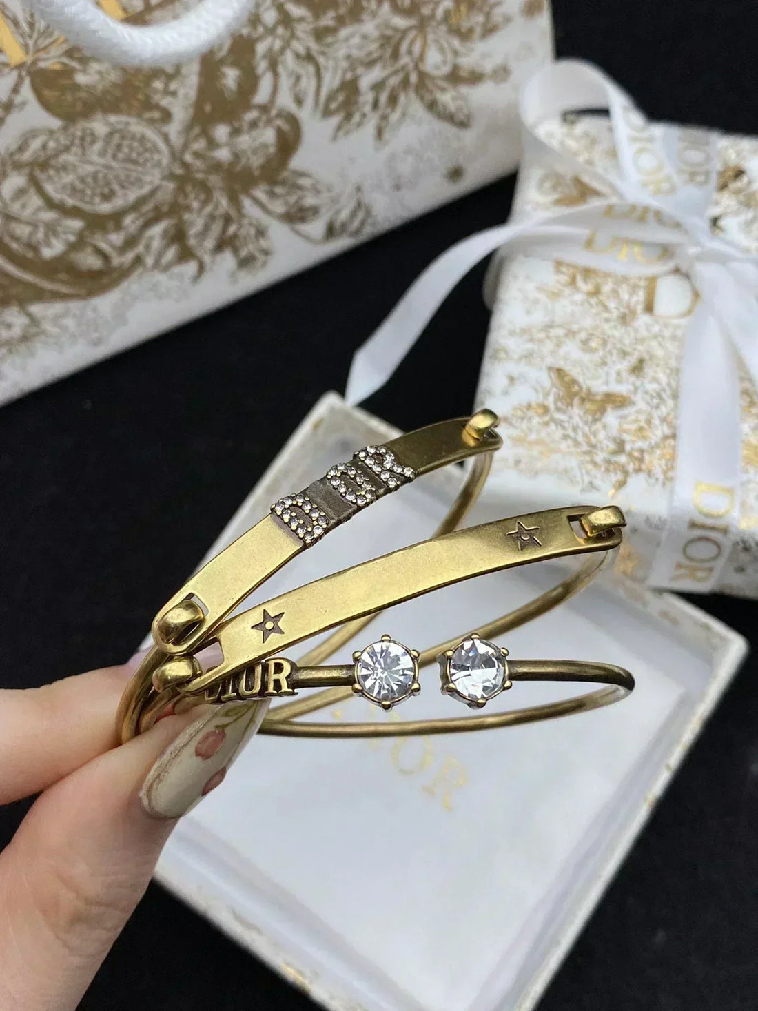 D Evolution Bracelet Set Antique Gold-Finish Metal