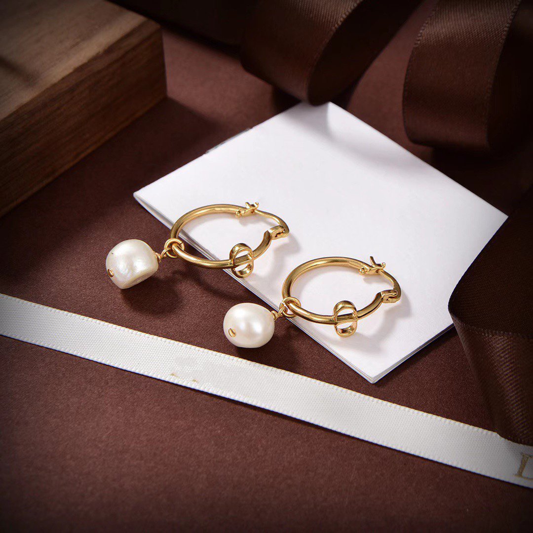 CD Pearl Gold Earrings