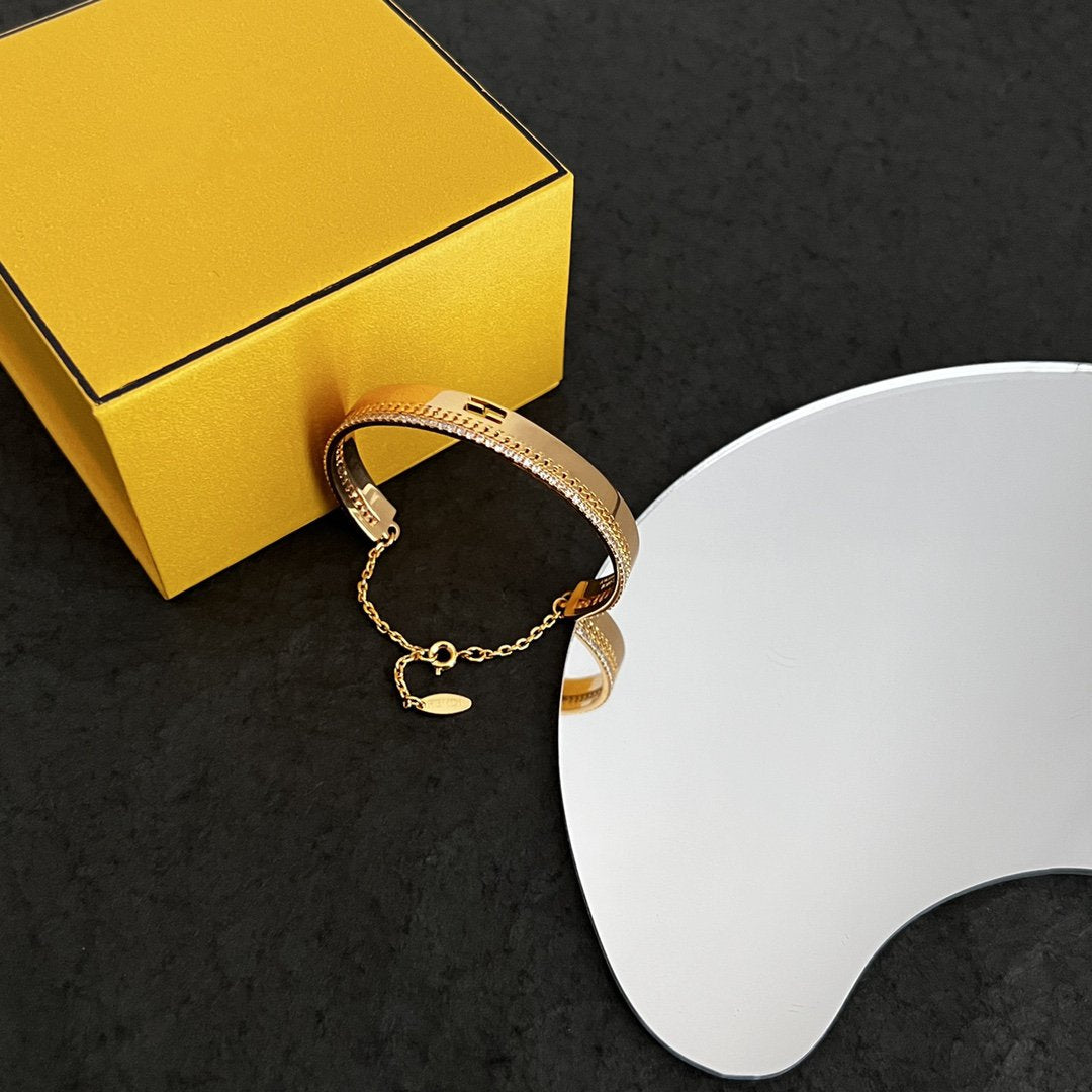 F Bracelet Gold Diamond